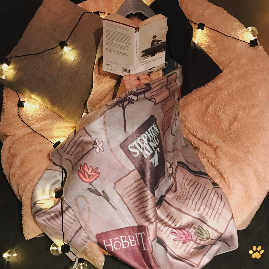 Bookish 📚 Hooded Blankets